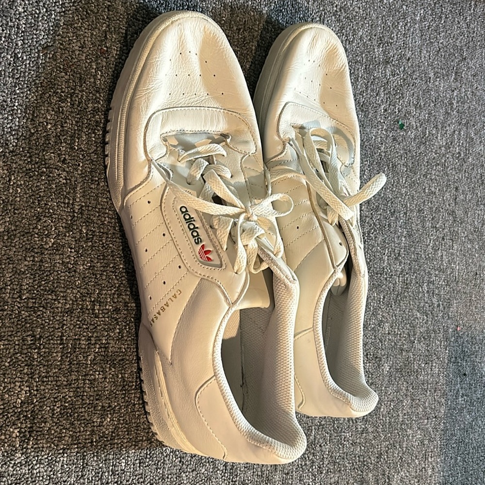 Adidas Calabasas Men’s Size 14